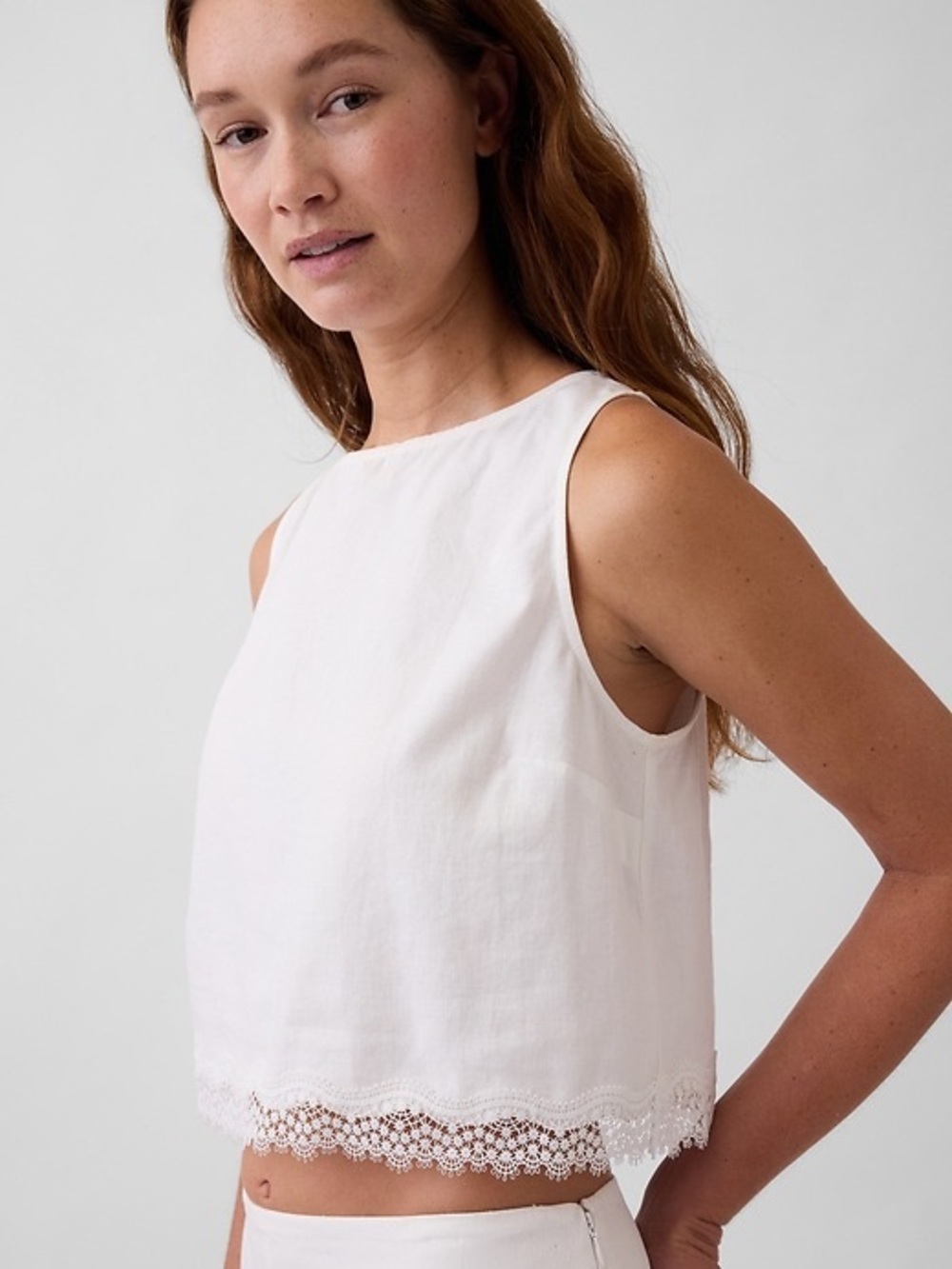 NWT GAP Linen-Blend Lace-Hem Crop Shell Top white